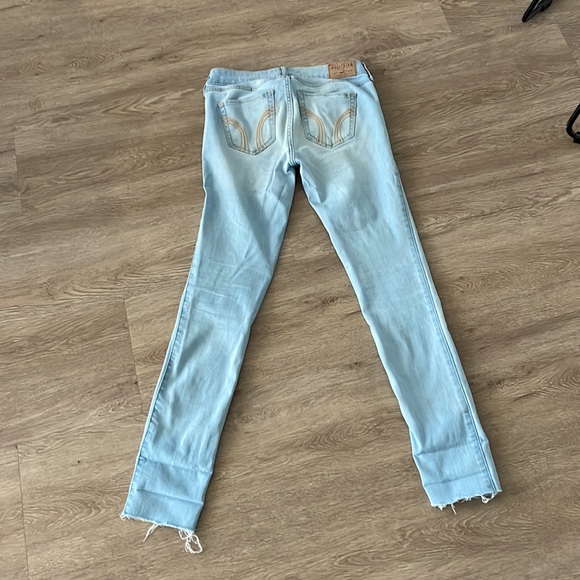 Hollister Jeans - Picture 2 of 3